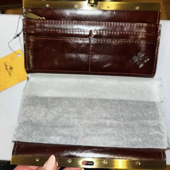 BNWT Patricia Nash Wallet Genuine Leather in Brown and Red Plaid - Picture 3 of 7